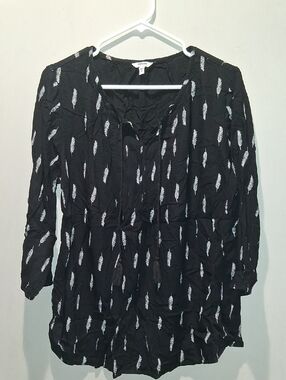 Super Cute Ladies Top W/ Tassle Tie